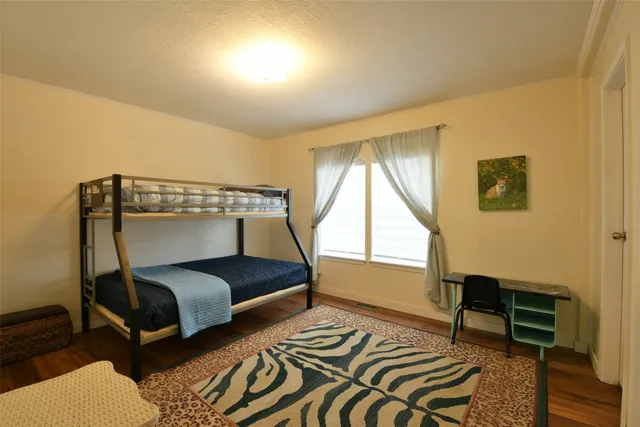 $600,000 | 1974 County Road 404, Flatonia, TX 78941