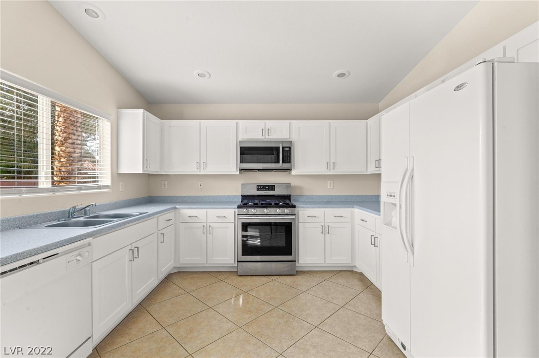 2287 Chestnut Ranch Avenue Henderson, NV 89052 - Photo 13 of 35 Gallery Image 13