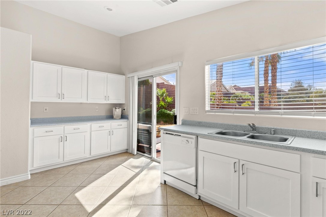 2287 Chestnut Ranch Avenue Henderson, NV 89052 - Photo 14 of 35 Gallery Image 14