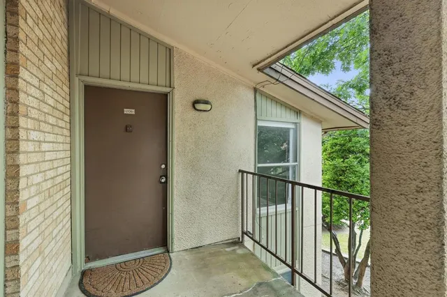 $1,500 | 12824 Midway Road, Unit 2136, Dallas, TX 75244