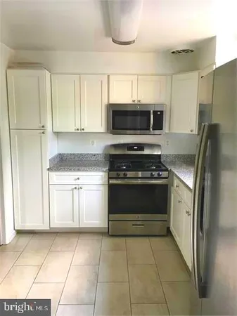 $2,995 | 5319 Pooks Hill Road, Unit 1, Bethesda, MD 20814