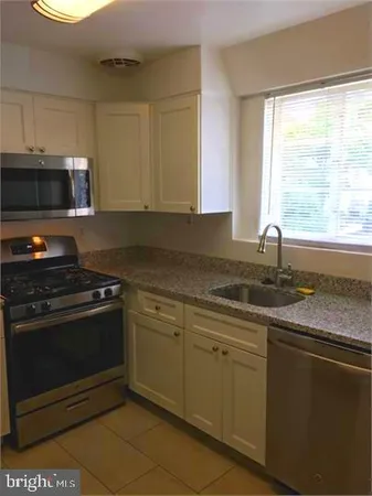 $2,995 | 5319 Pooks Hill Road, Unit 1, Bethesda, MD 20814