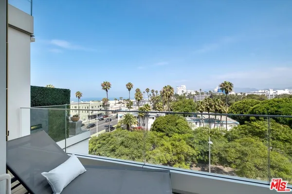 $10,500 | 1705 Ocean Avenue, Unit 502, Santa Monica, CA 90401
