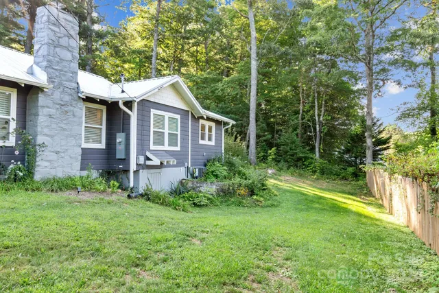 $384,900 | 15 Old Fort Road, Fairview, NC 28730