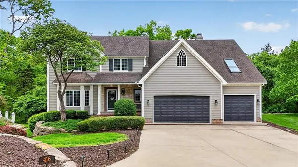 $589,000 | 416 Highcliffe Drive, Lee's Summit, MO 64081