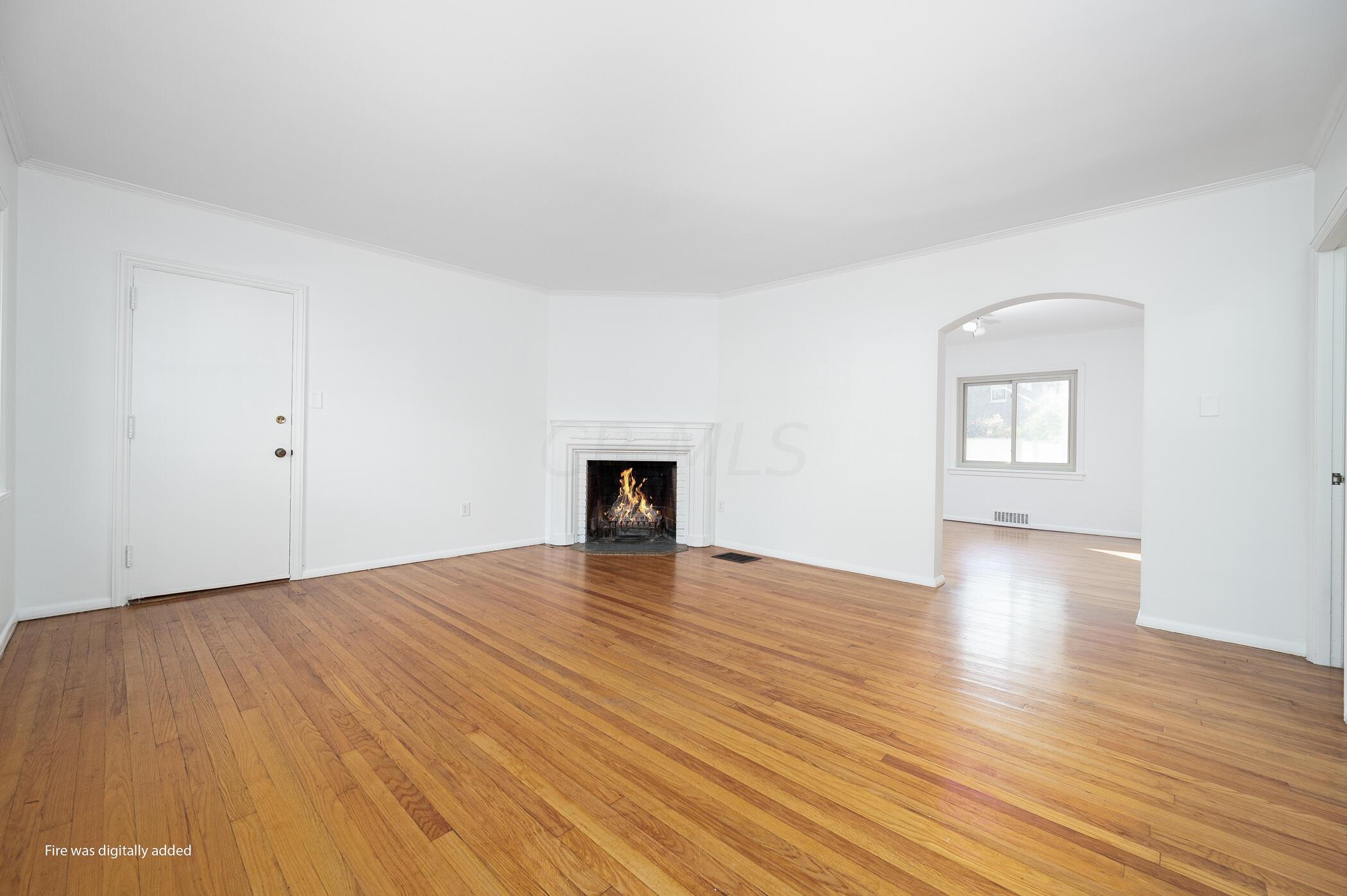 1621 Waltham Road, Unit A Columbus, OH 43221 - Photo 5 of 27 Living Room
