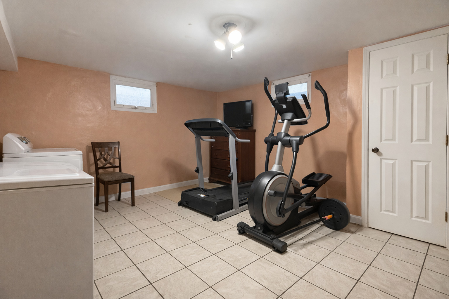 128 North York Road Bensenville, IL 60106 - Photo 12 of 19 a view of a room with gym equipment