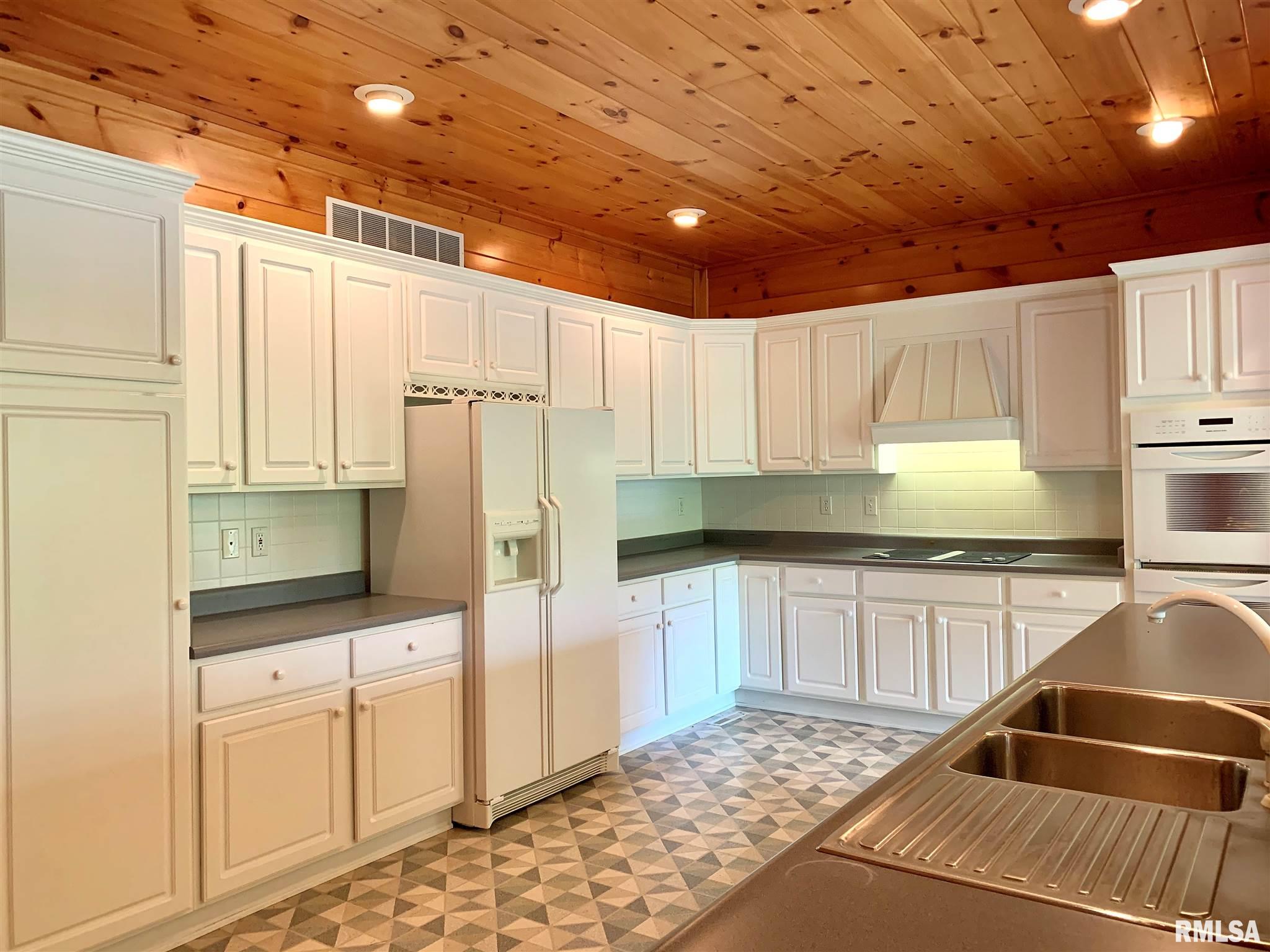 26163 Cooper Road Washington, IL 61571 - Photo 22 of 47 Gallery Image 22