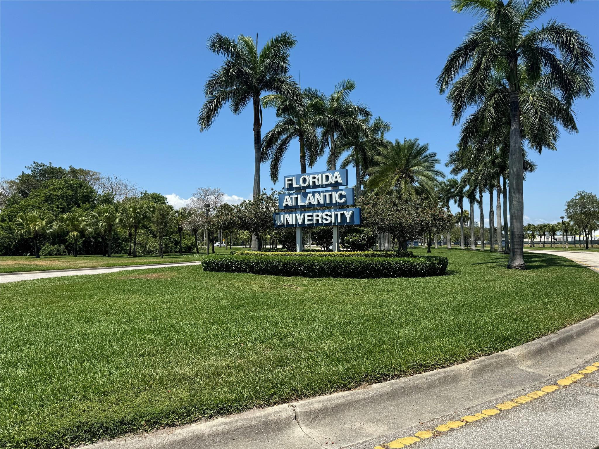 490 Northwest 20th Street, Unit 301 Boca Raton, FL 33431 - Photo 31 of 44 Photo 35