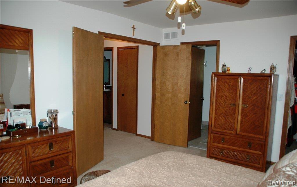 2297 Norton Road Rochester, MI 48307 - Photo 16 of 21 master bedroom 2.JPG