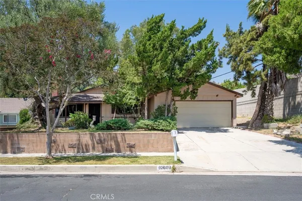 $850,000 | 10609 Jimenez Street, Sylmar, CA 91342