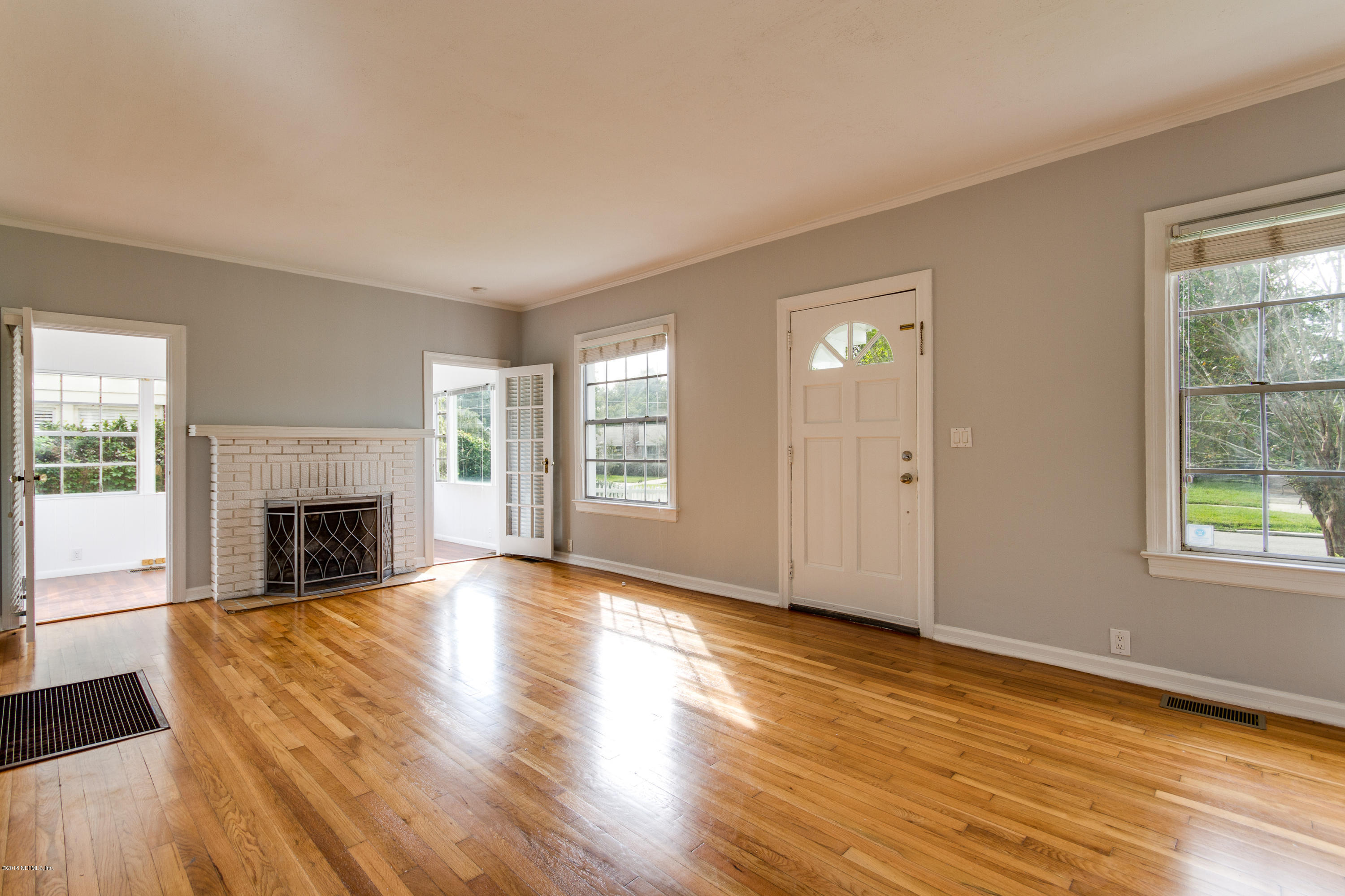 1603 River Oaks Road Jacksonville, FL 32207 - Photo 11 of 49 Wood burning FP with Mantle
