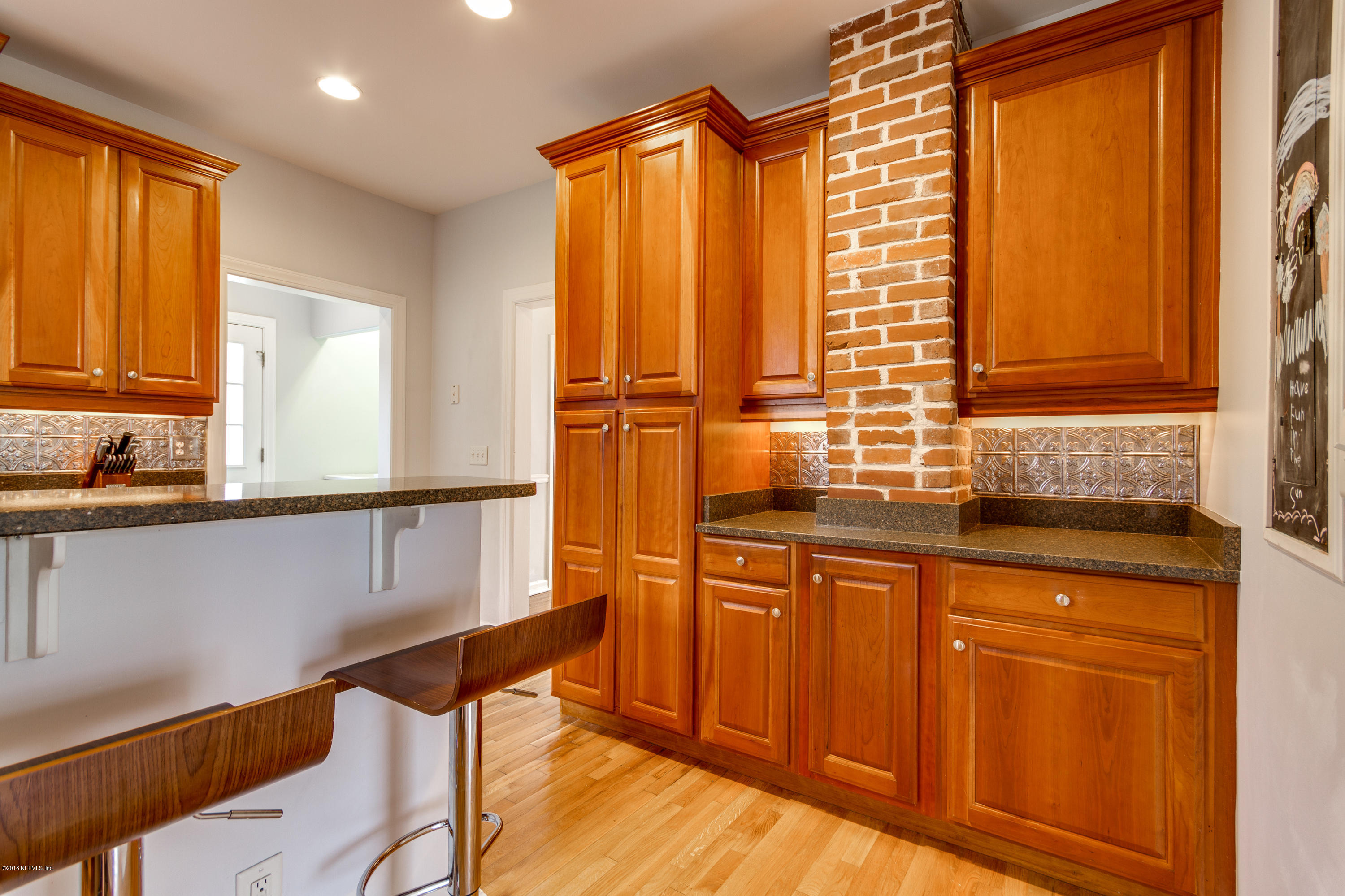 1603 River Oaks Road Jacksonville, FL 32207 - Photo 19 of 49 Abundant wood cabinetry