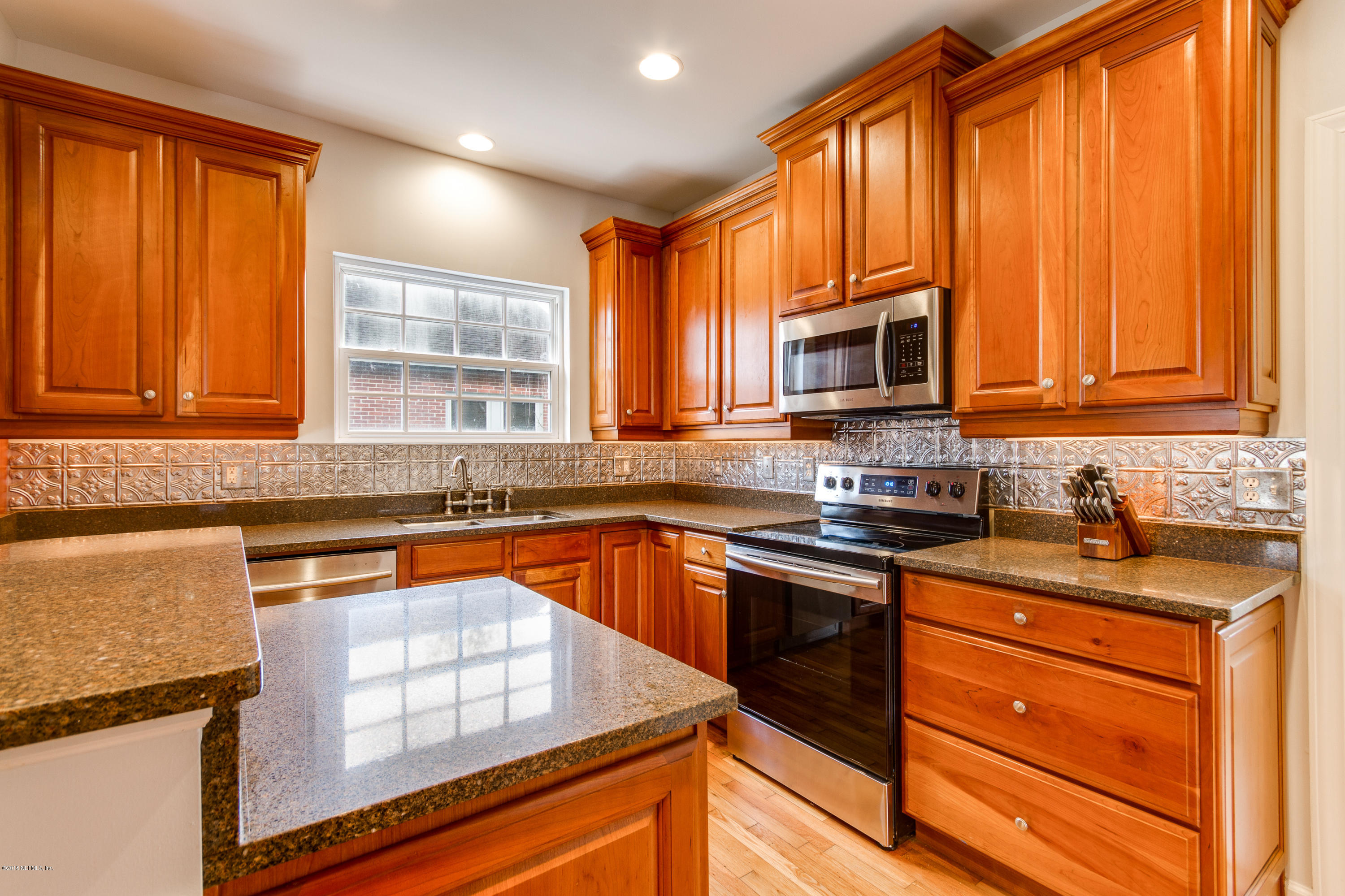 1603 River Oaks Road Jacksonville, FL 32207 - Photo 3 of 49 New appliances 2018
