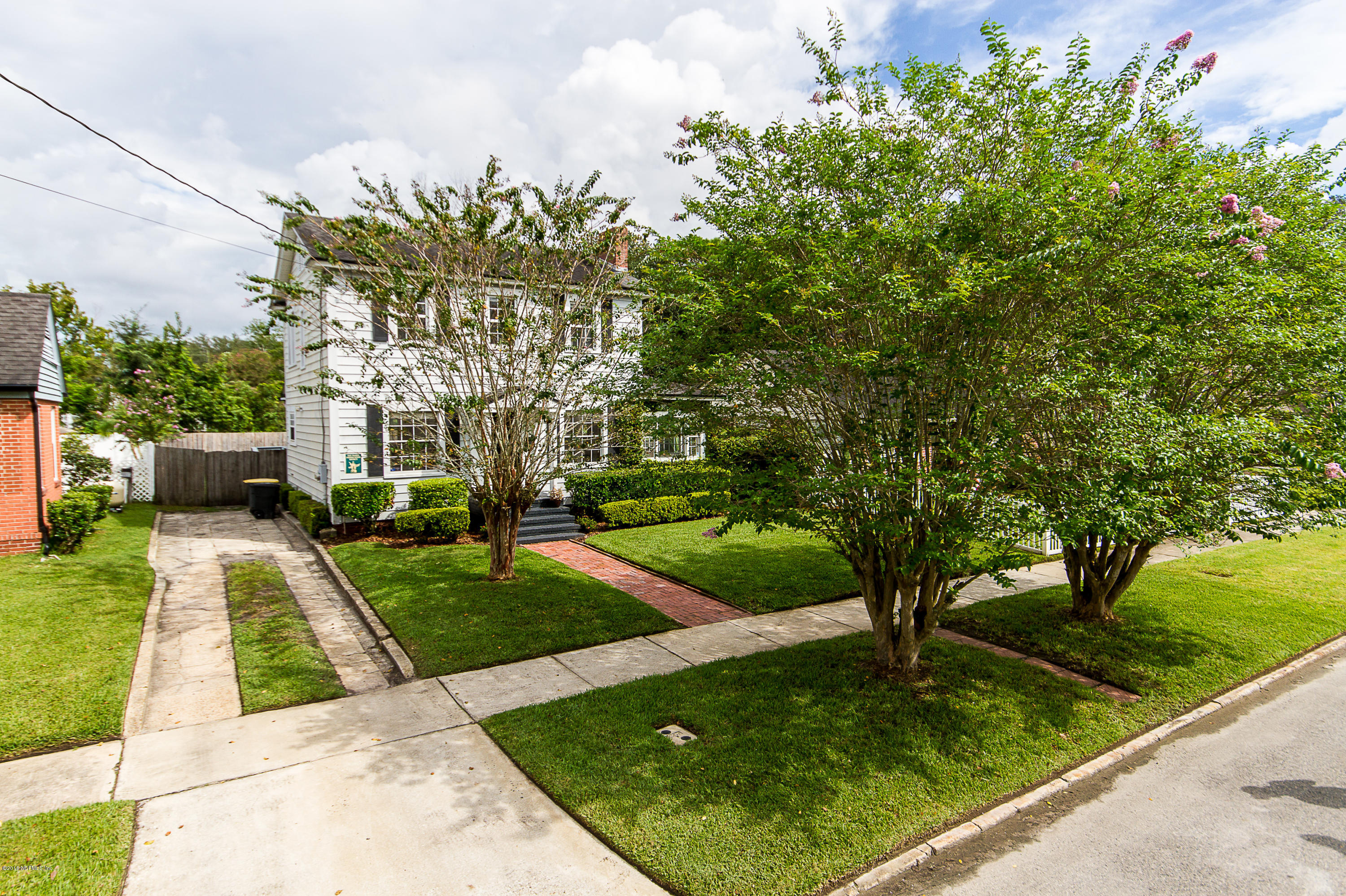1603 River Oaks Road Jacksonville, FL 32207 - Photo 6 of 49 Driveway view elevation