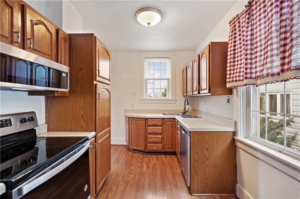 1030 Greentree Road Pittsburgh, PA 15220 - Photo 15 of 25 Gallery Image 15