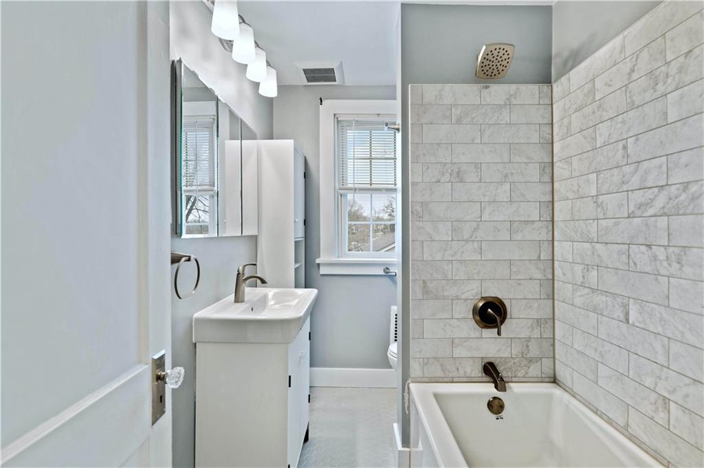1030 Greentree Road Pittsburgh, PA 15220 - Photo 21 of 25 Gallery Image 21