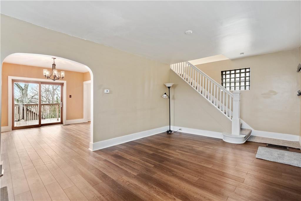 1030 Greentree Road Pittsburgh, PA 15220 - Photo 6 of 25 Gallery Image 6