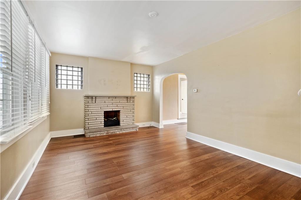 1030 Greentree Road Pittsburgh, PA 15220 - Photo 7 of 25 Gallery Image 7