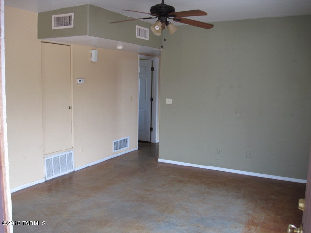 511 East Navajo Road Tucson, AZ 85705 - Photo 7 of 16