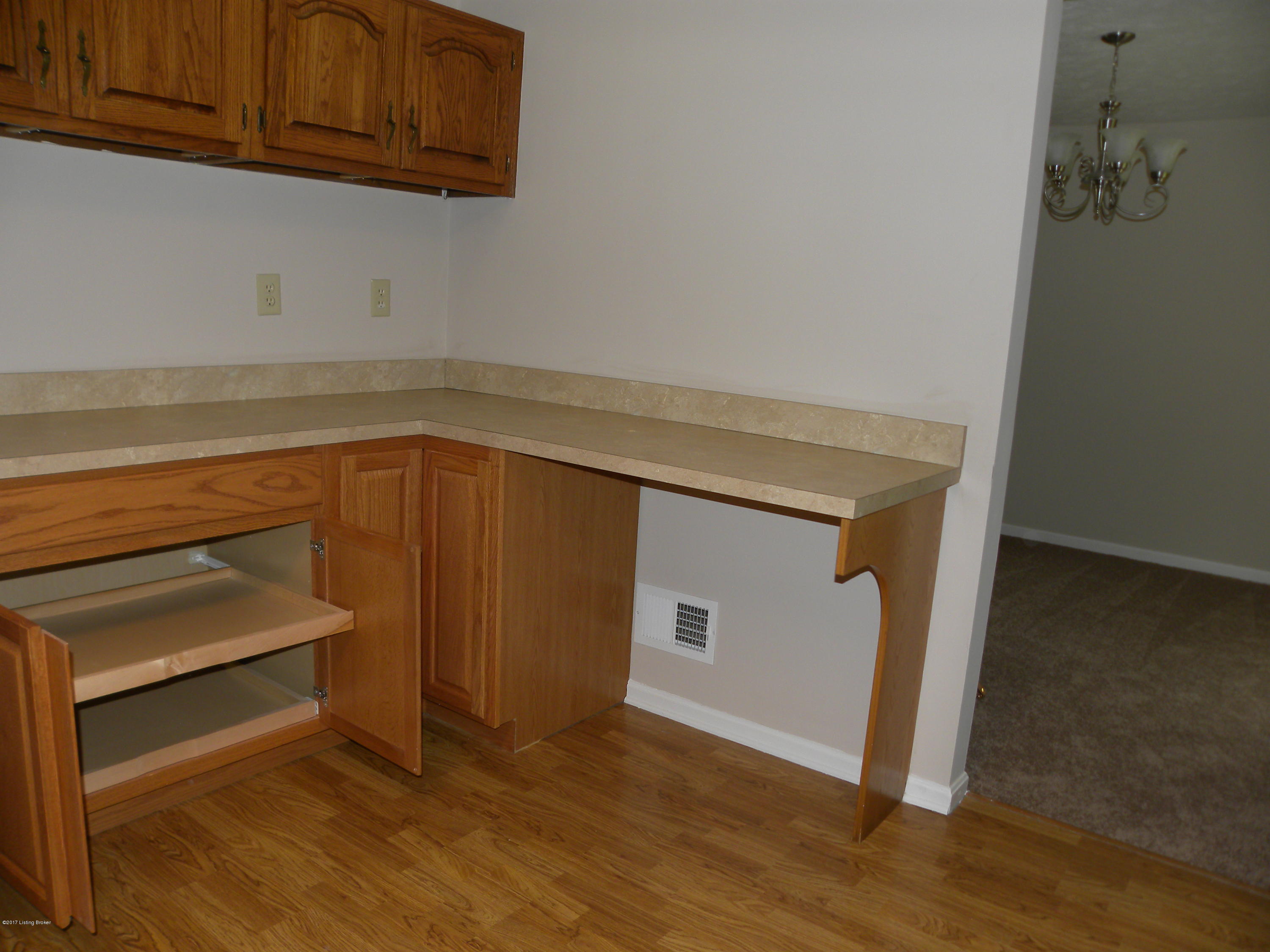 7414 Manslick Road Louisville, KY 40214 - Photo 14 of 46 DSCN3762