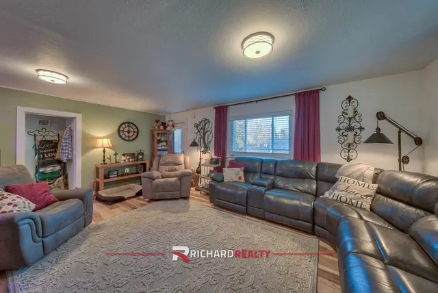 $375,000 | 420 North 9th Street Street West, Riverton, WY 82501