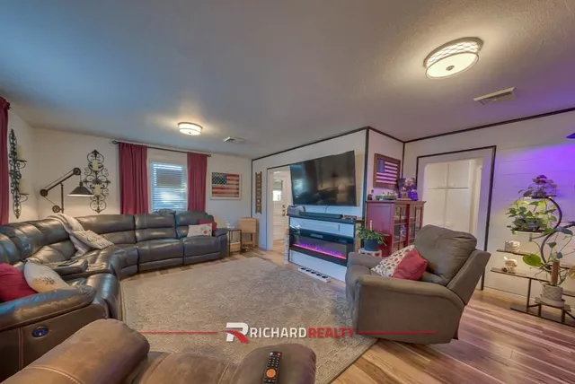 $375,000 | 420 North 9th Street Street West, Riverton, WY 82501