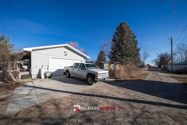 $375,000 | 420 North 9th Street Street West, Riverton, WY 82501