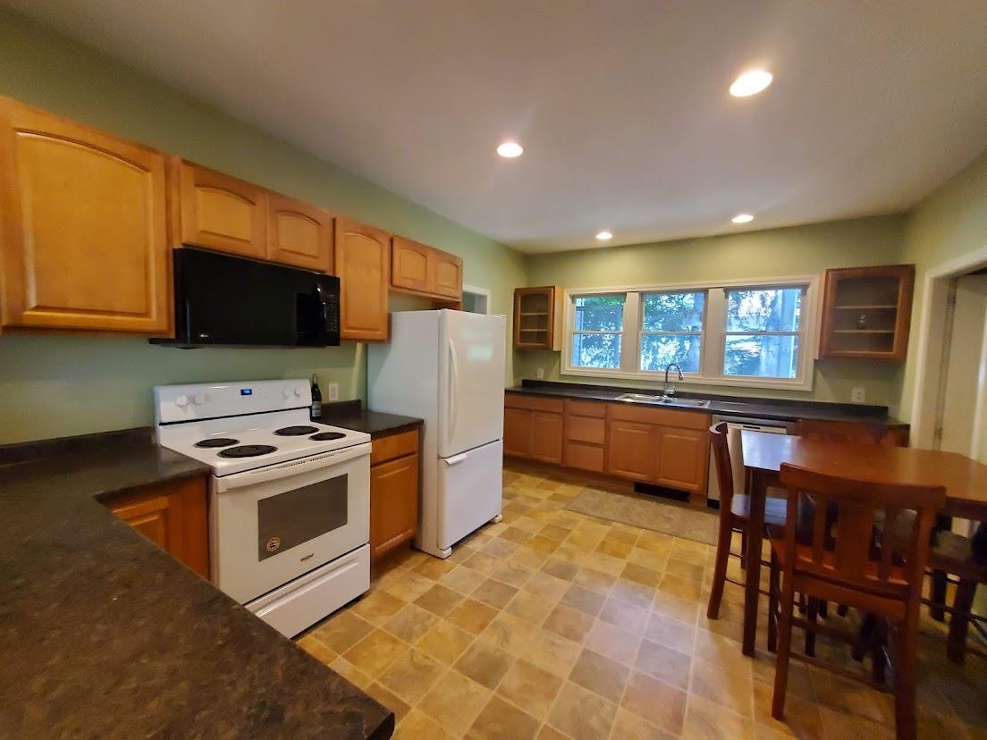 27 Seminary Hill Road Lebanon, NH 03784 - Photo 6 of 35