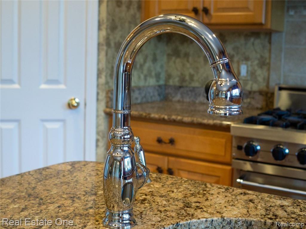 1234 Letica Drive Rochester, MI 48307 - Photo 11 of 32