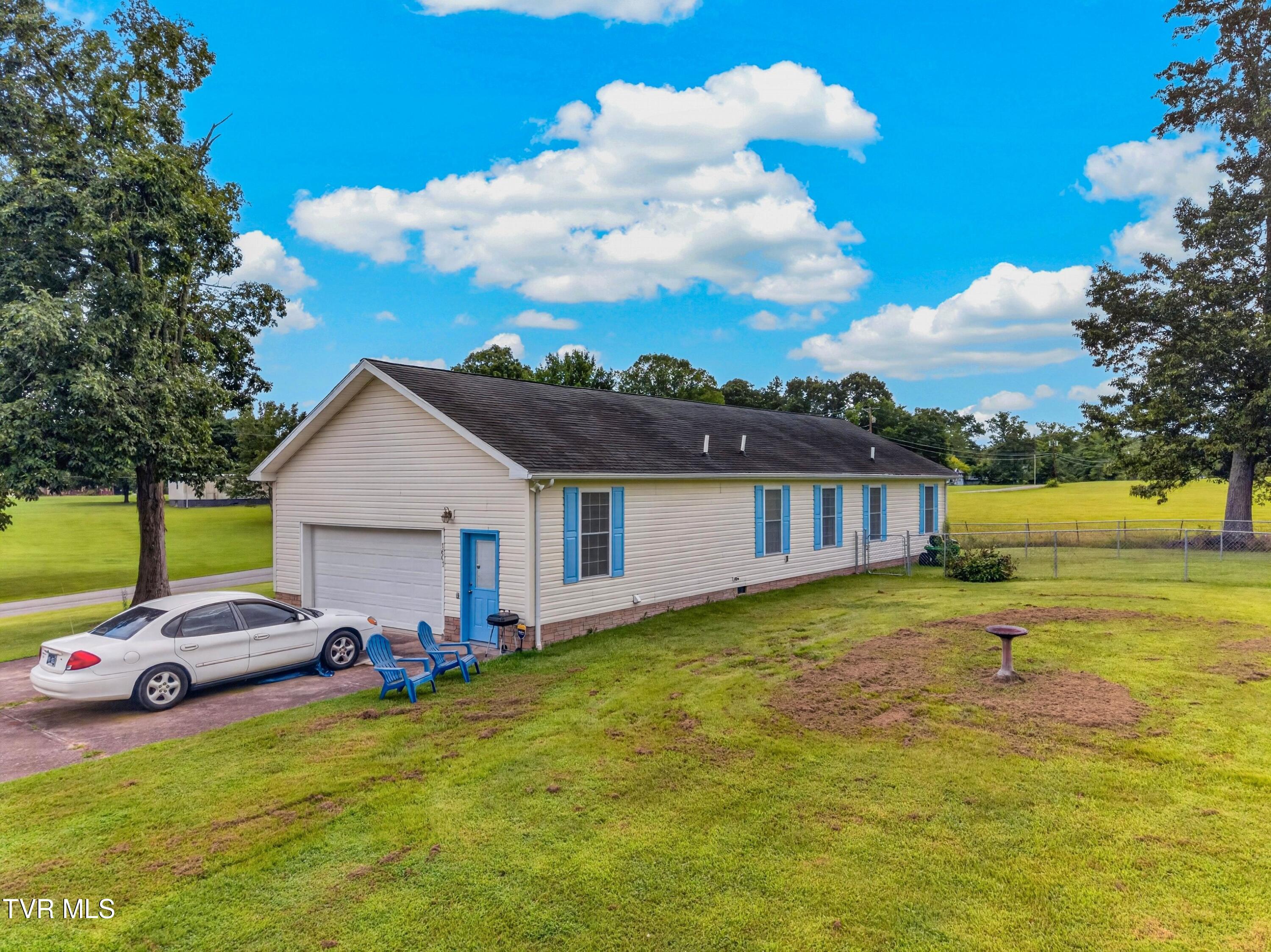 1601 Northern Ridge Road Bybee, TN 37713 - Photo 6 of 28 002-1601NorthernRidgeRoad-Bybee-TN-37713