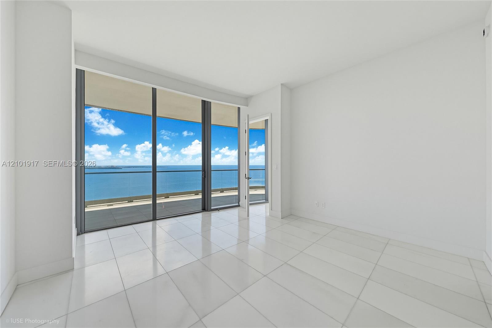 175 Southeast 25th Road, Unit 3002 Miami, FL 33129 - Photo 8 of 21 Gallery Image 8