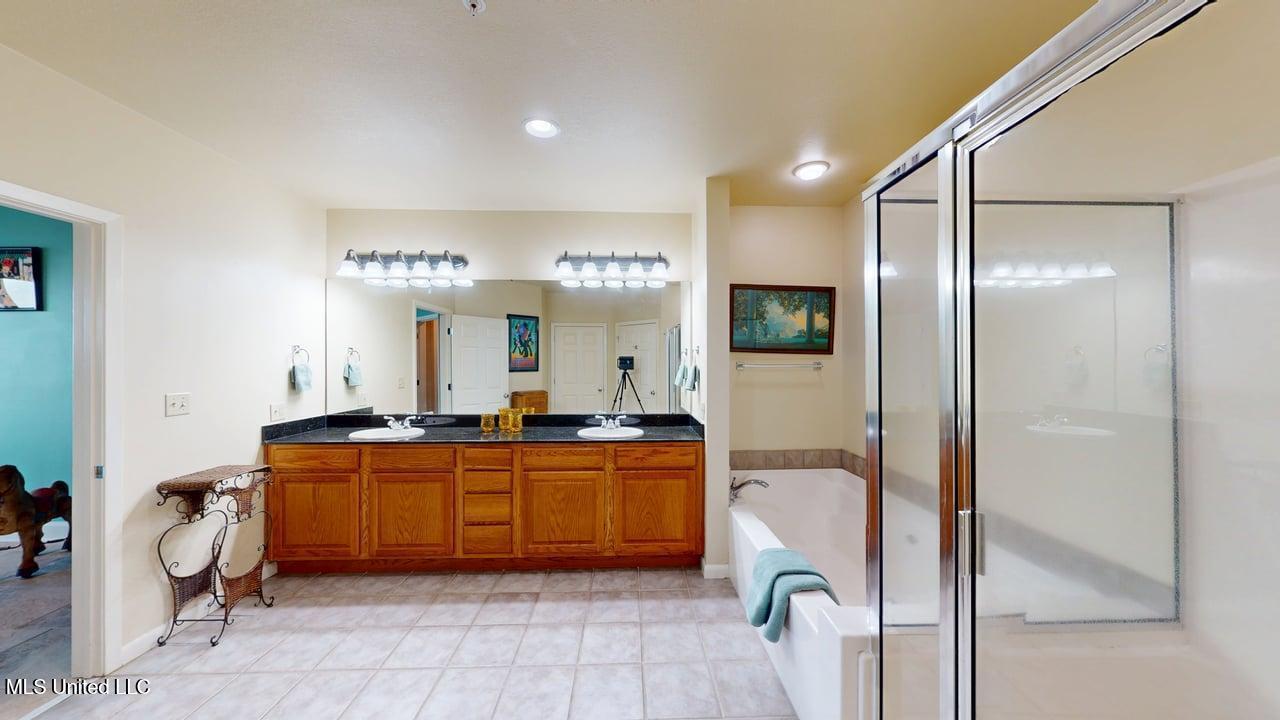 2230 Beach Drive, Unit P1405 Gulfport, MS 39507 - Photo 12 of 34 2230-Beach-Dr-08272025_140231