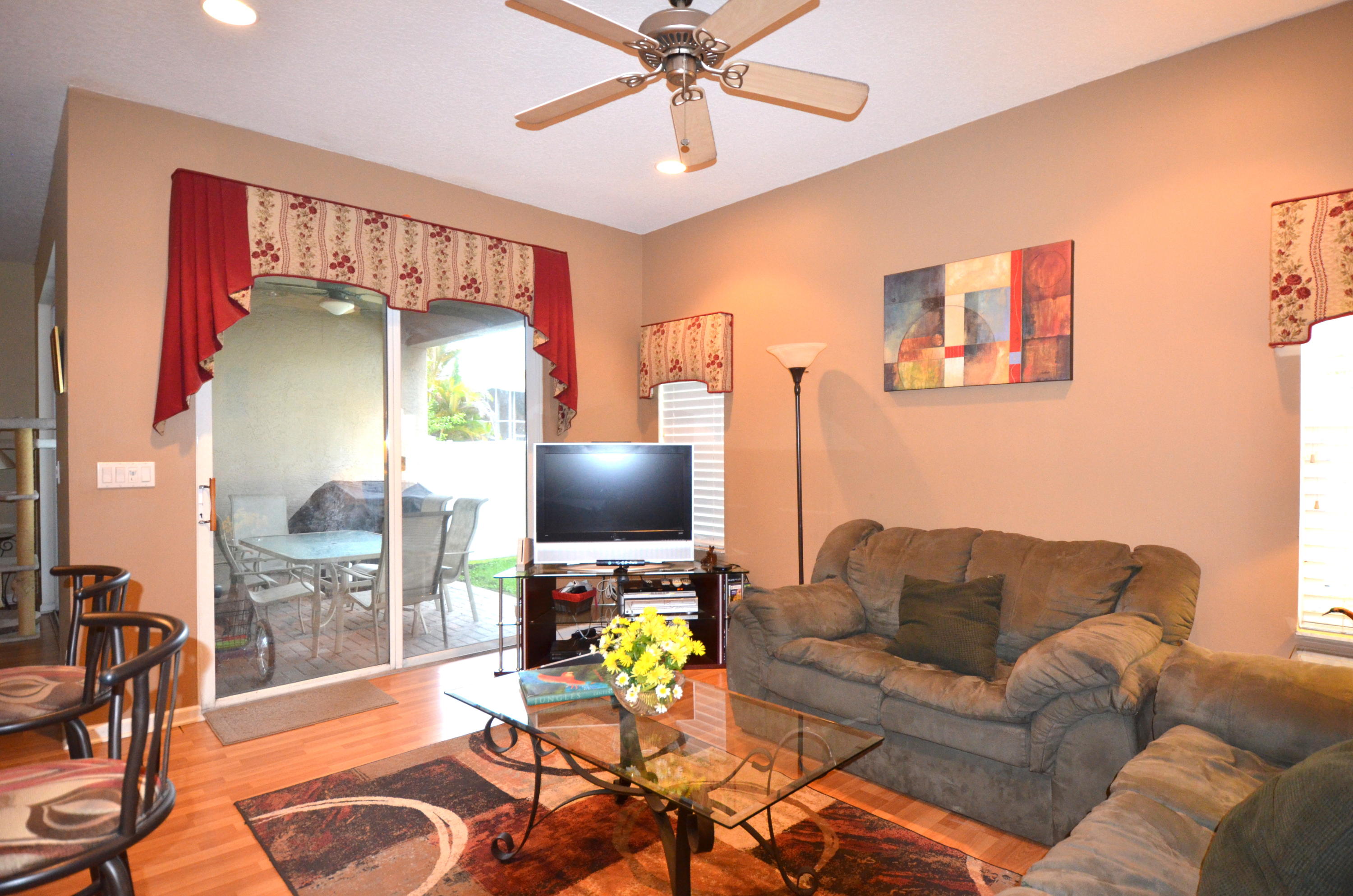 5737 Raceway Road Lake Worth, FL 33449 - Photo 12 of 33 Family room
