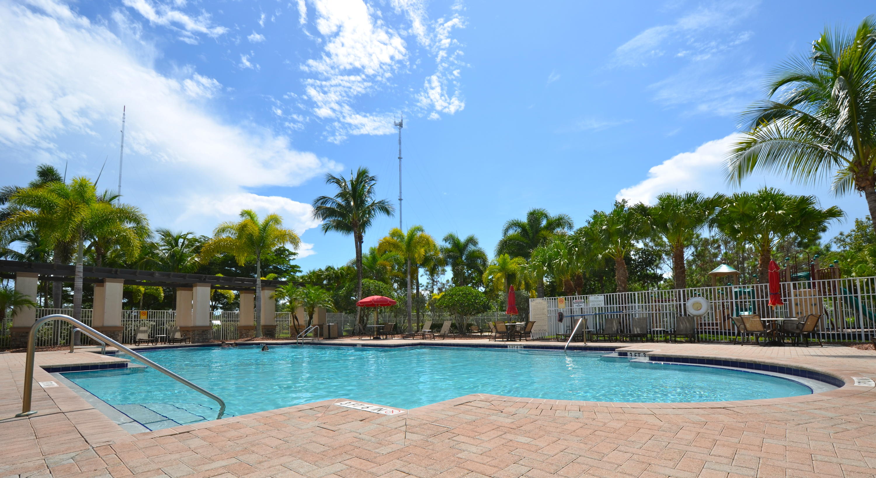 5737 Raceway Road Lake Worth, FL 33449 - Photo 30 of 33 Community pool