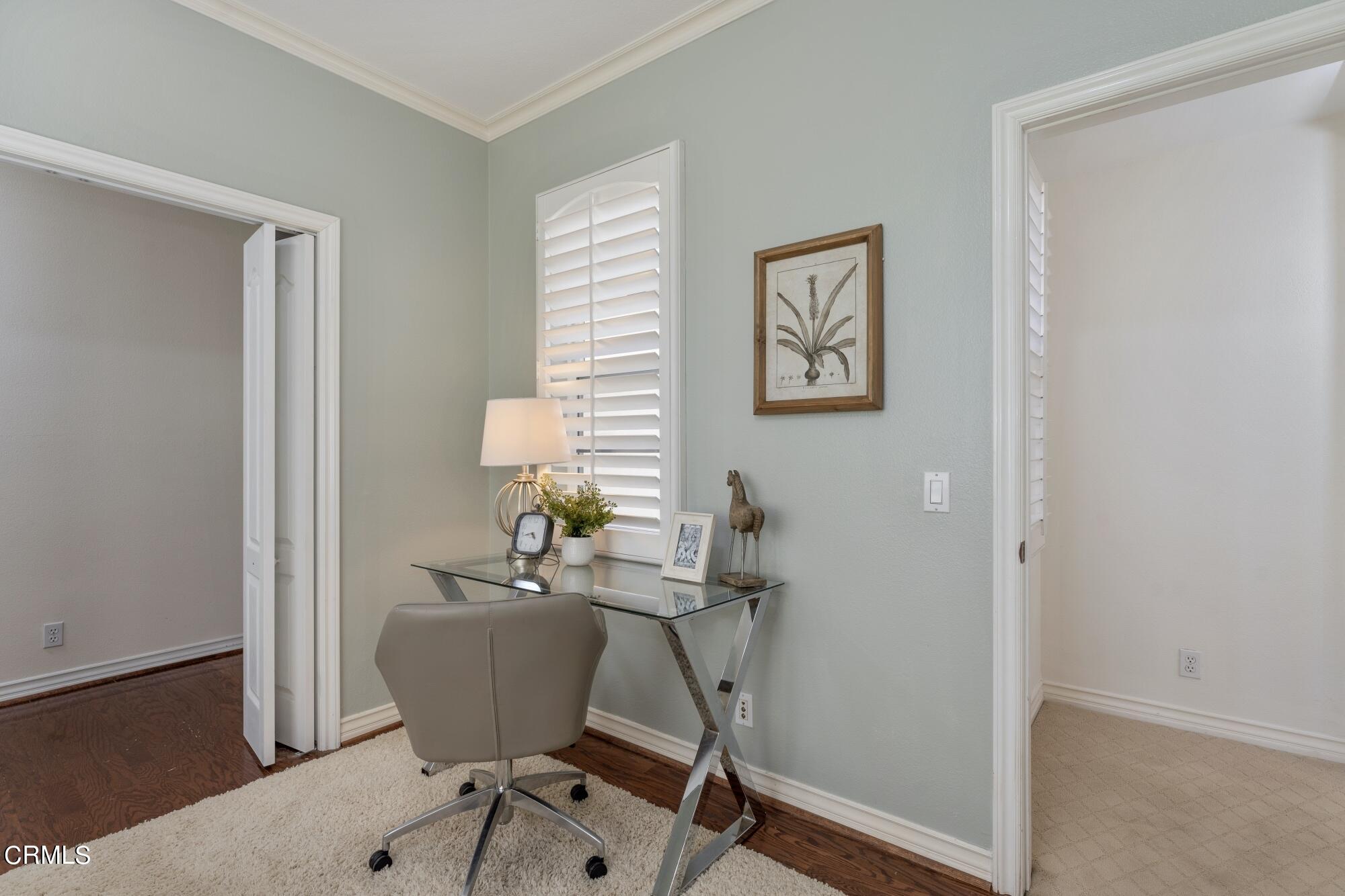 3658 Giddings Ranch Road Altadena, CA 91001 - Photo 26 of 53 a room with table and chair