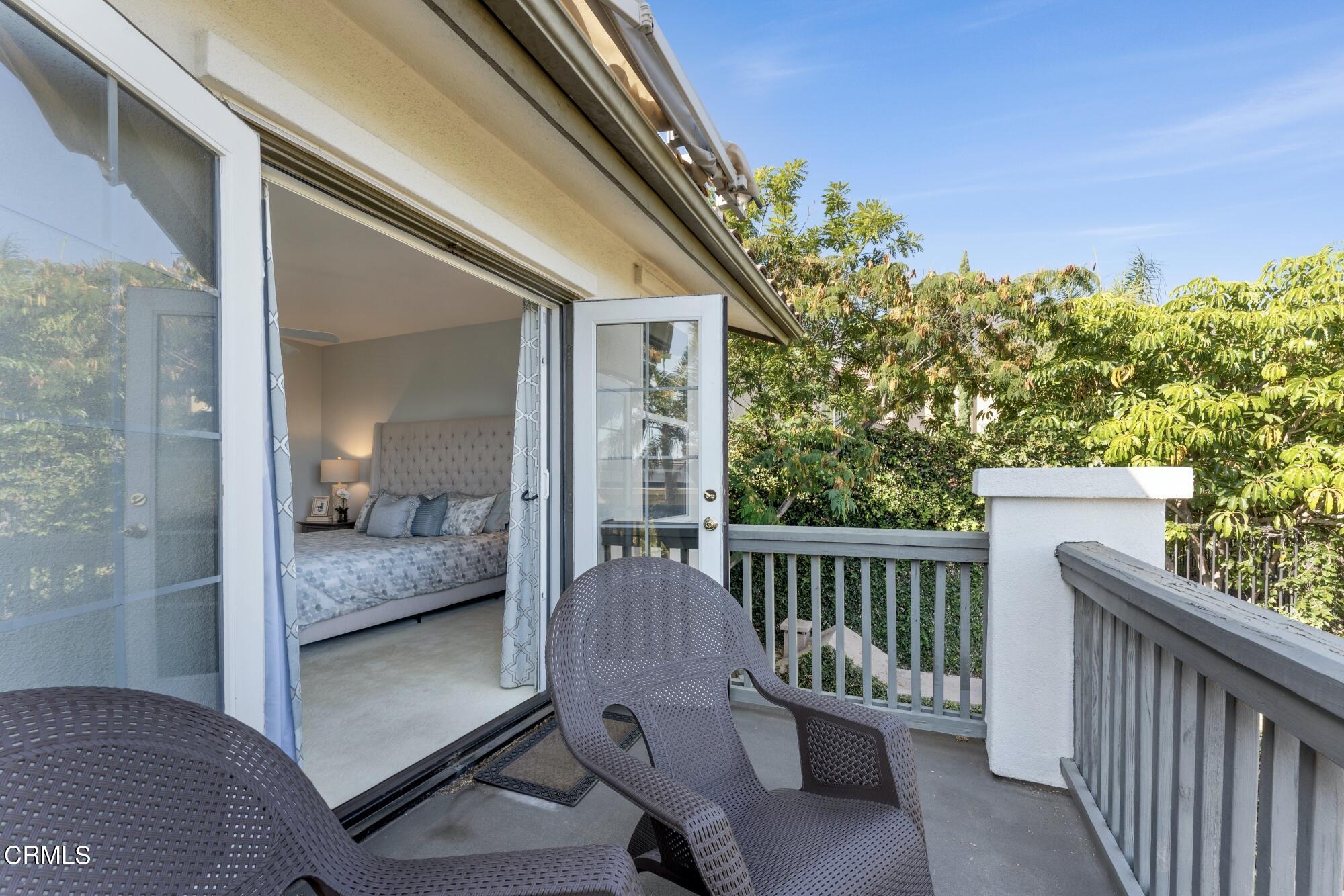 3658 Giddings Ranch Road Altadena, CA 91001 - Photo 35 of 53 a view of a balcony with furniture
