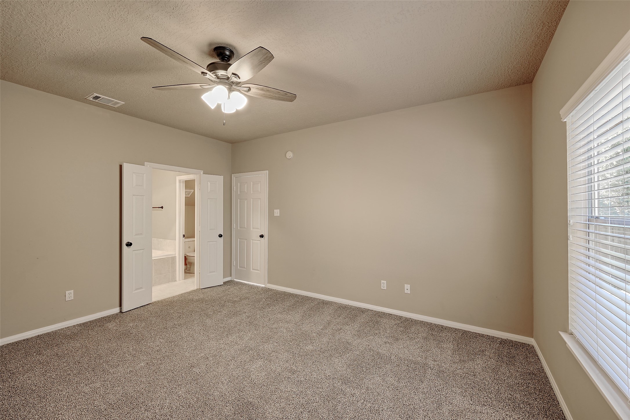 1815 Tickner Street Conroe, TX 77301 - Photo 18 of 36