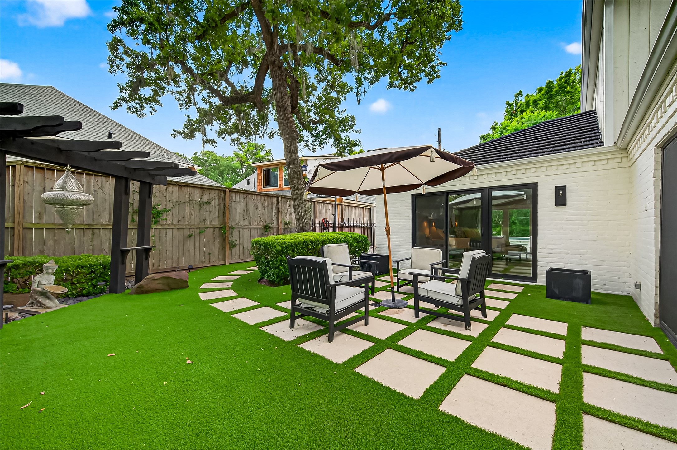 415 Ramblewood Road Houston, TX 77079 - Photo 18 of 49 Zen seating area outside the office/den/flex space.