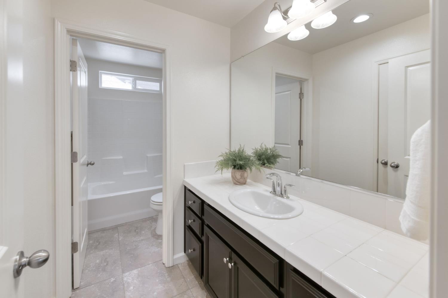 896 Lassen Lane West Madera, CA 93636 - Photo 12 of 24