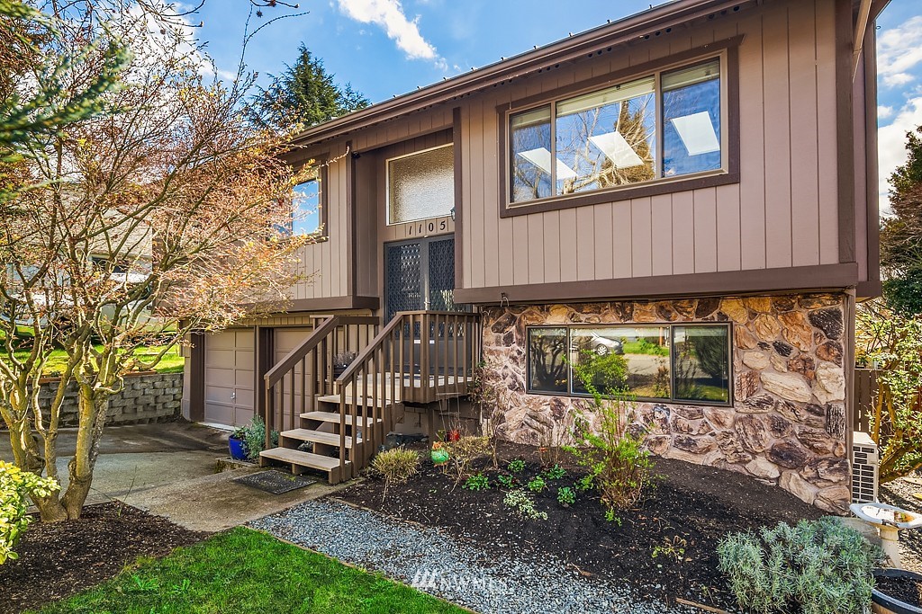 1105 North 29th Street Renton, WA 98056 - Photo 1 of 22