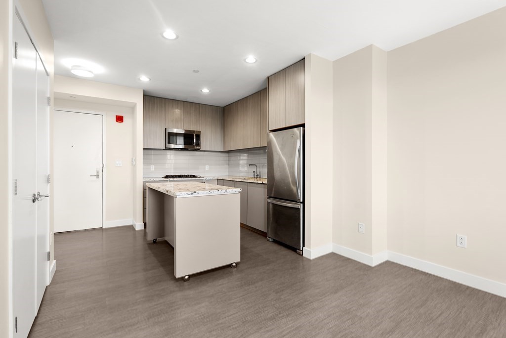 80-82 Fenwood Road, Unit 811 Boston, MA 02115 - Photo 17 of 38