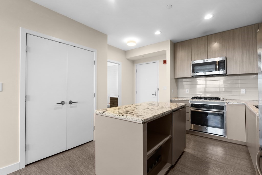 80-82 Fenwood Road, Unit 811 Boston, MA 02115 - Photo 20 of 38