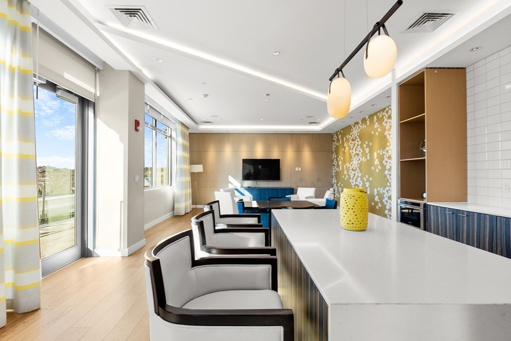 80-82 Fenwood Road, Unit 811 Boston, MA 02115 - Photo 22 of 38