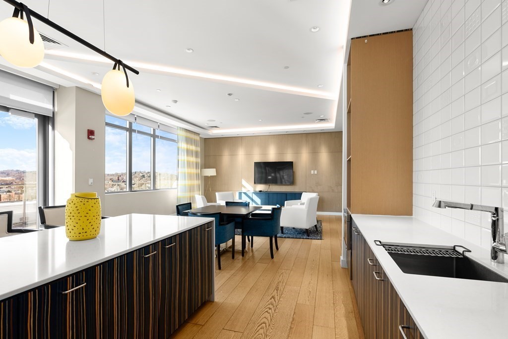 80-82 Fenwood Road, Unit 811 Boston, MA 02115 - Photo 23 of 38