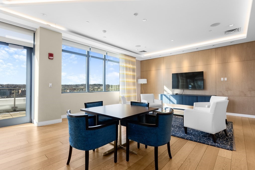 80-82 Fenwood Road, Unit 811 Boston, MA 02115 - Photo 24 of 38