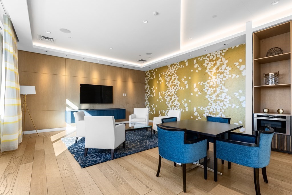 80-82 Fenwood Road, Unit 811 Boston, MA 02115 - Photo 25 of 38