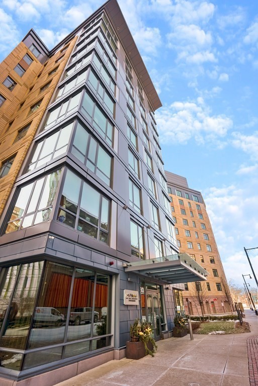 80-82 Fenwood Road, Unit 811 Boston, MA 02115 - Photo 37 of 38