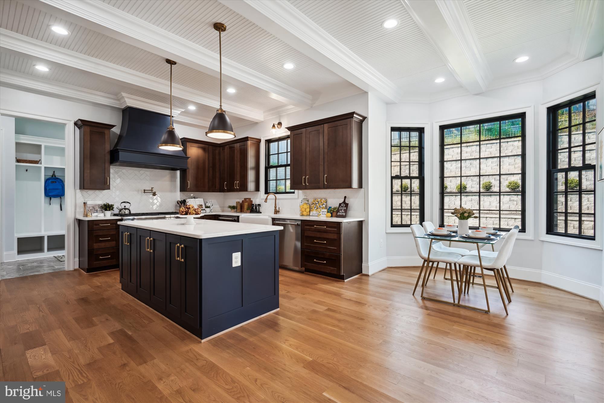 1606 Brookside Road McLean, VA 22101 - Photo 11 of 53 Gourmet Kitchen with table space