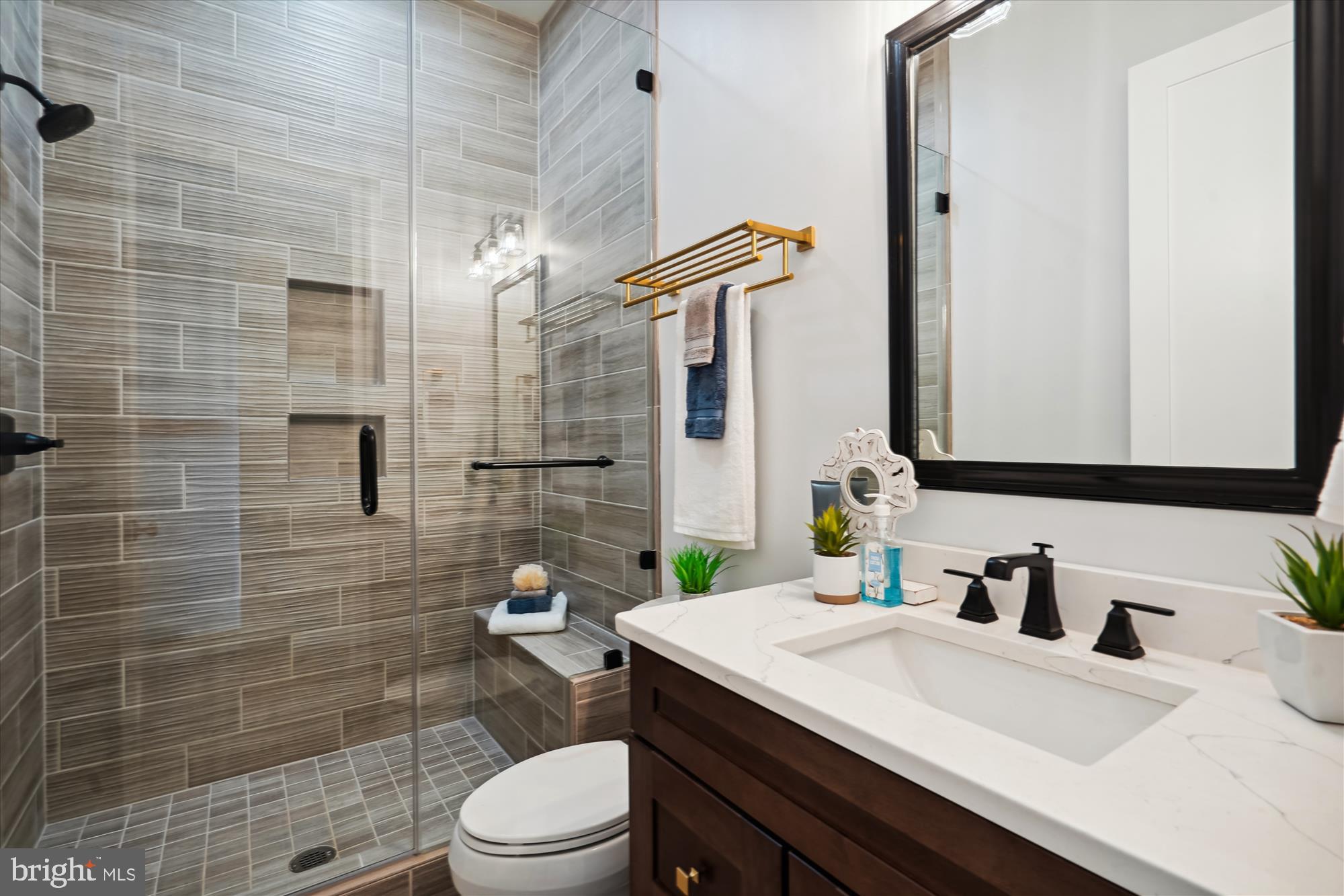 1606 Brookside Road McLean, VA 22101 - Photo 18 of 53 Main level guest bath